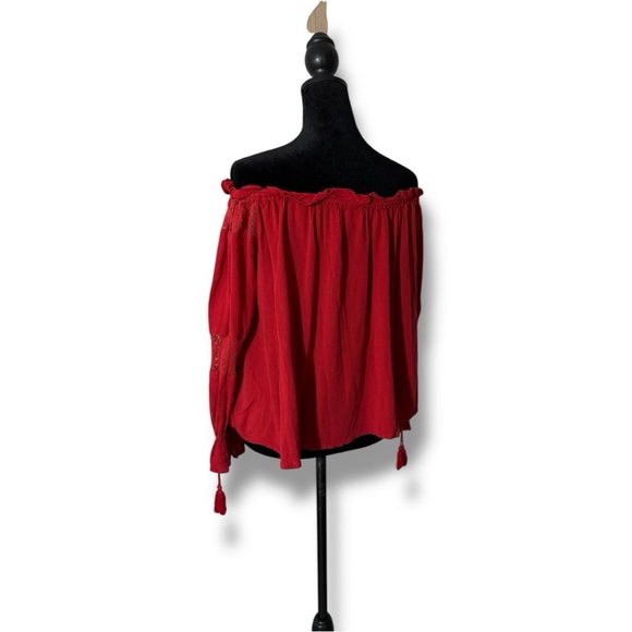 Band of Gypsies Red Ruffled Lightwight Off-Shoulder Long Sleeve Tassel Blouse - Picture 6 of 16